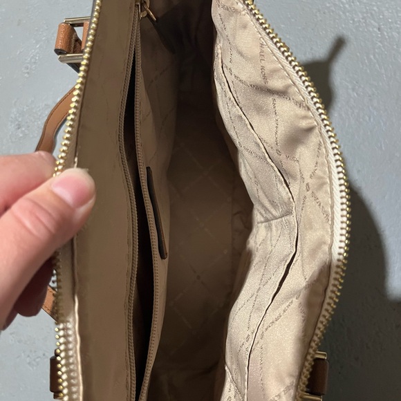 Michael Kors Medium Tote bag - Picture 2 of 4